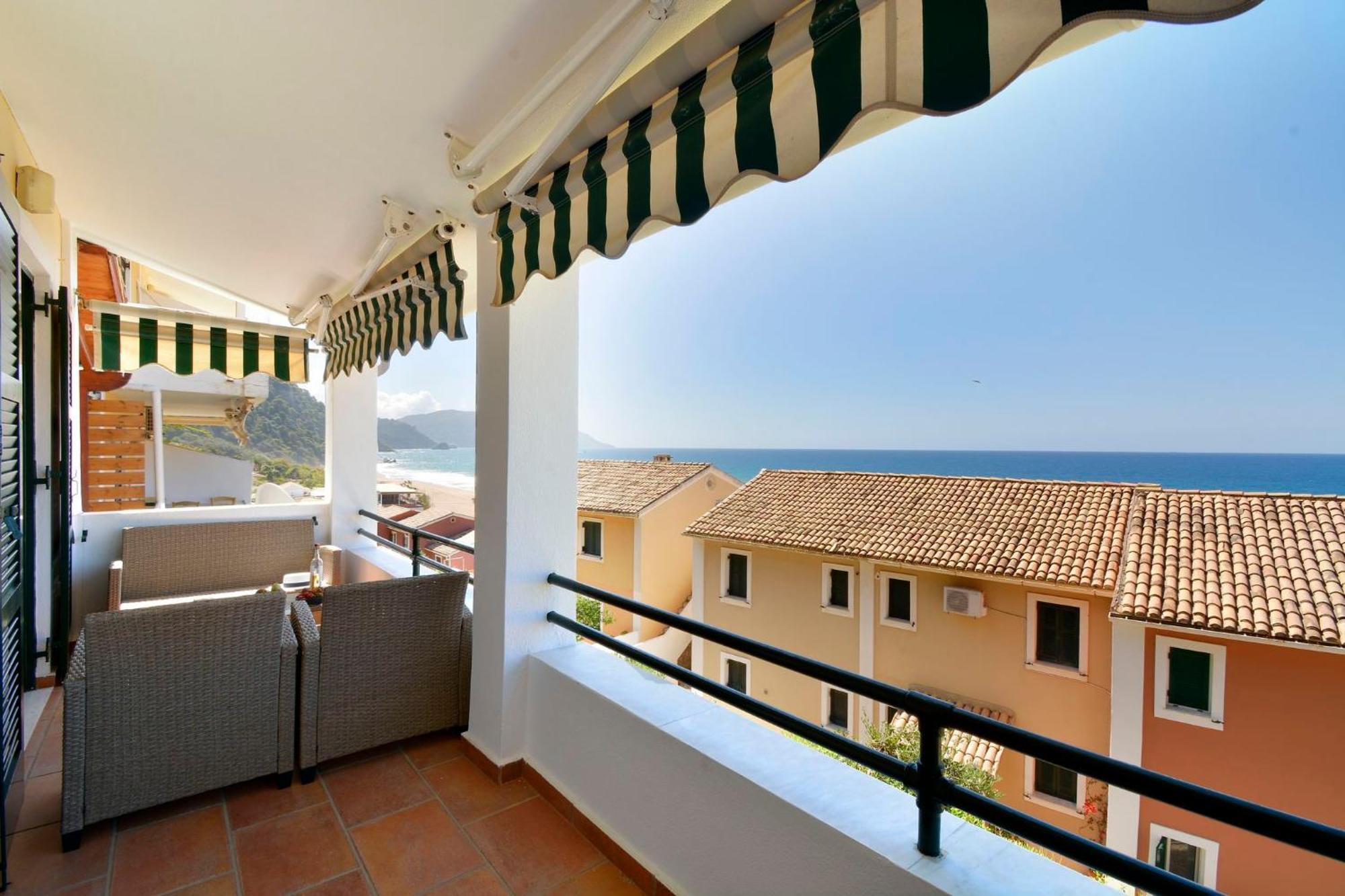 Two-bedroom With Sea View In