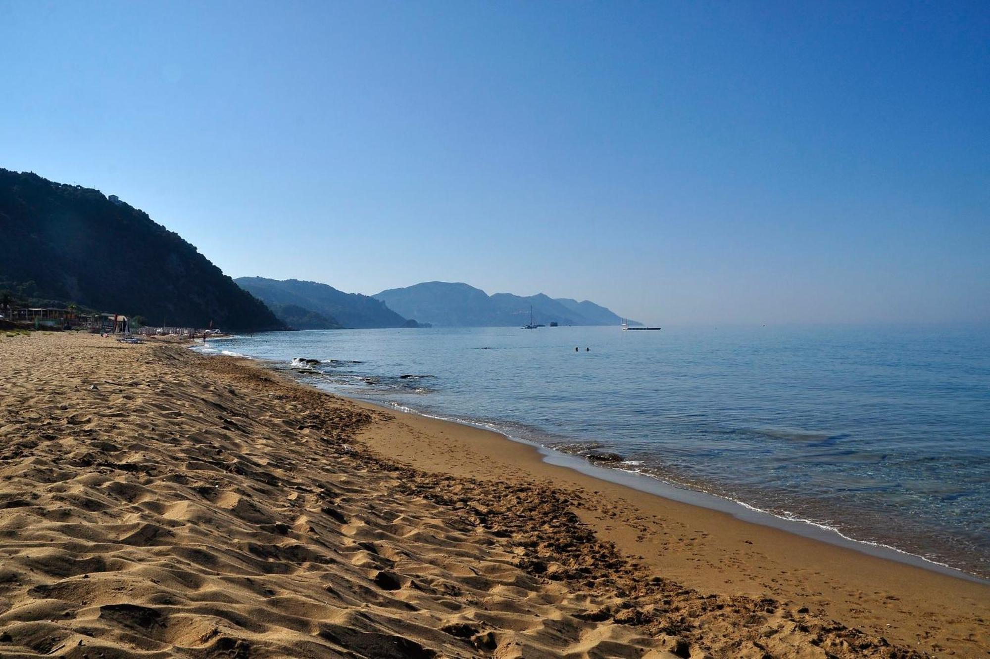 Two-bedroom With Sea View In Glyfada (Corfu)