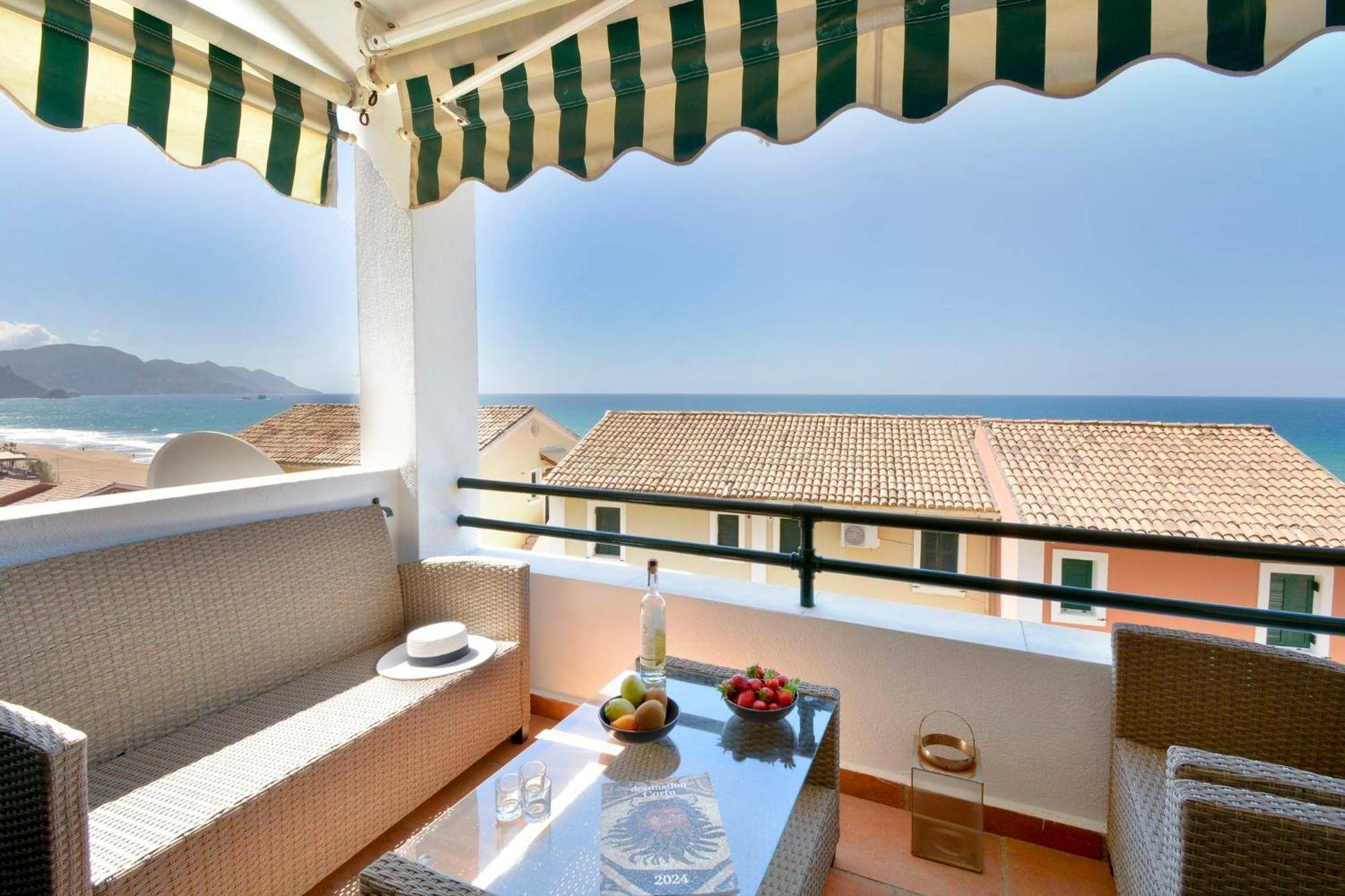 Two-bedroom With Sea View In